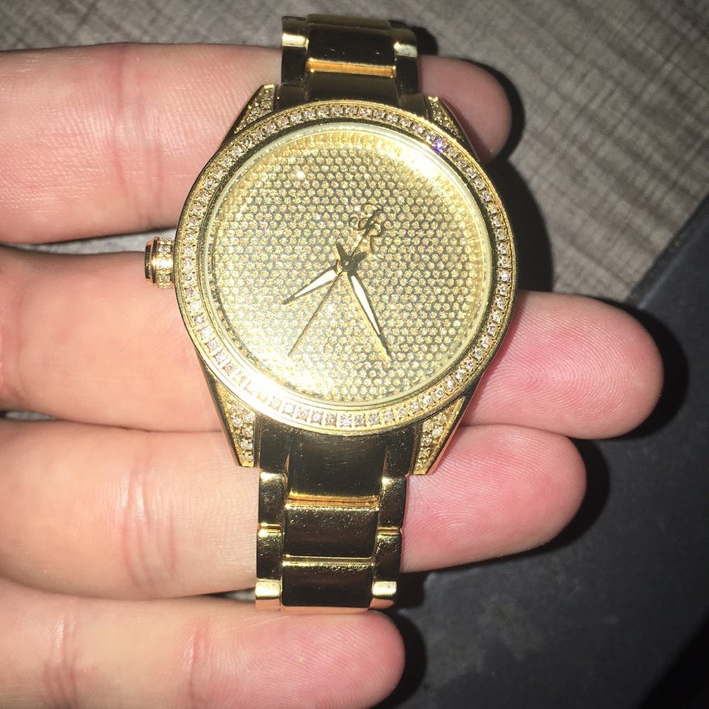 1.5k Diamond JoeRodeo Women’s watch.